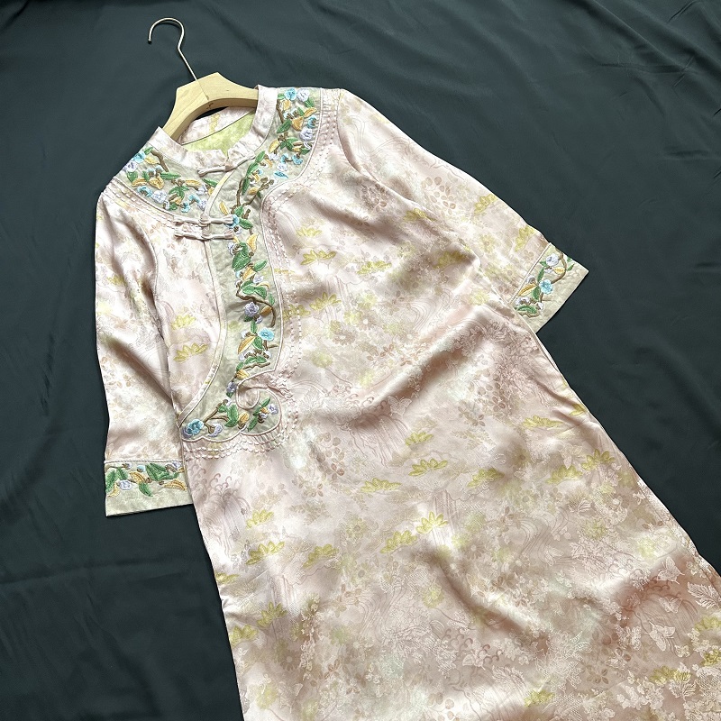 新中式老料重工气质时尚宽松连衣裙2281