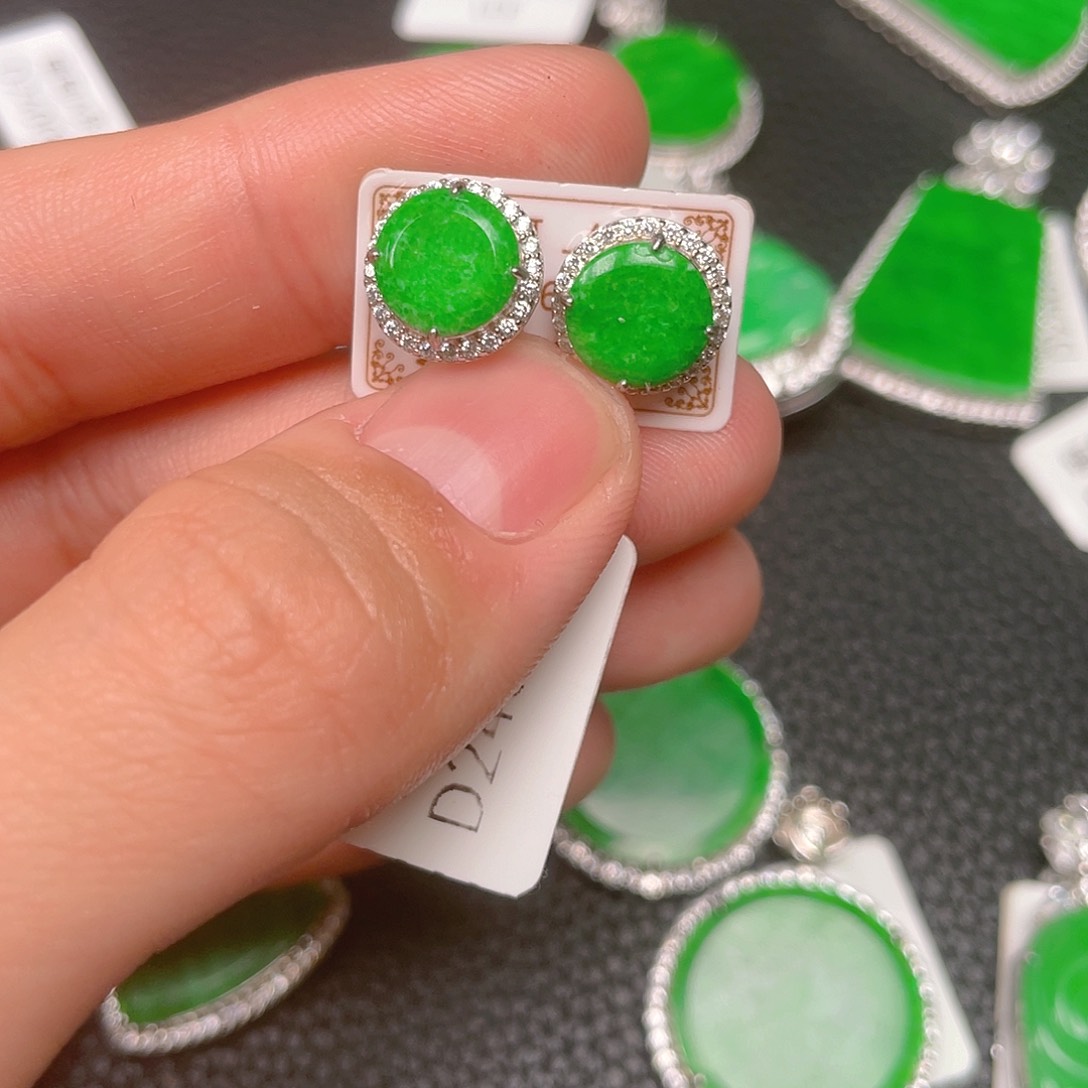 【闪购商品】翡翠吊坠(不含链)银S925镶嵌