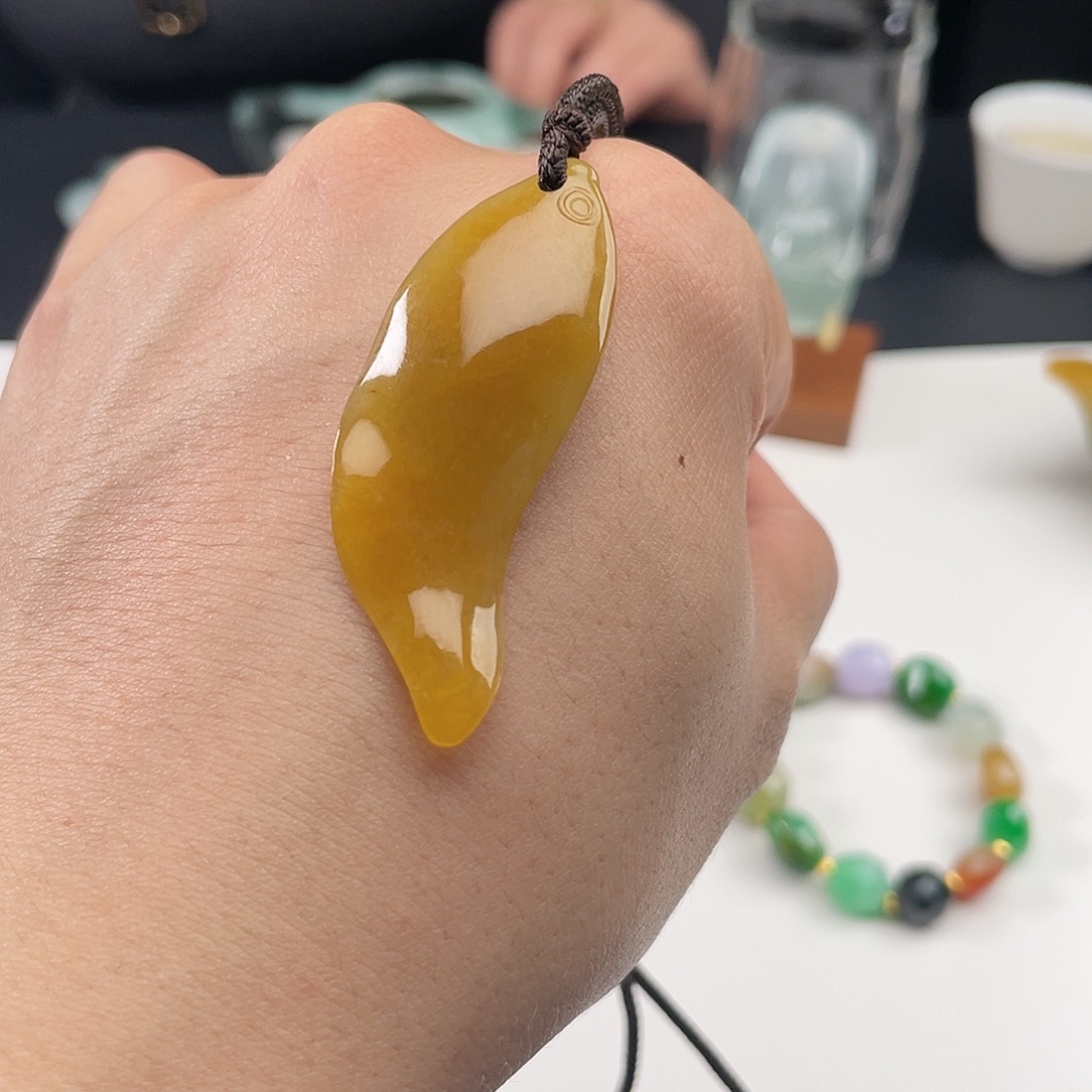 翡翠未镶嵌颈饰极简冰黄逍遥游