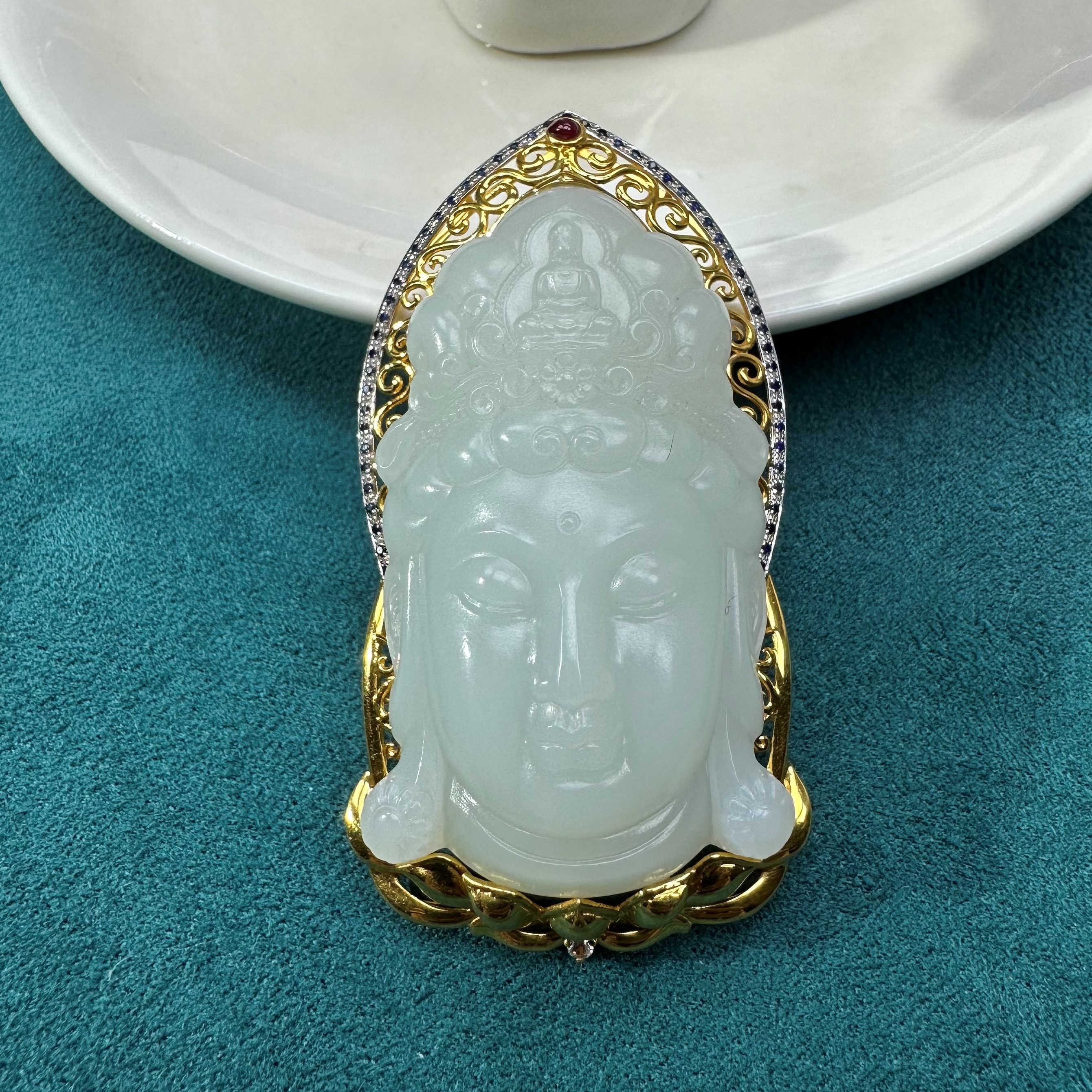 和田玉白玉精工雕刻观音面首（裸石50*28*13mm）18K金镶嵌吊坠气质