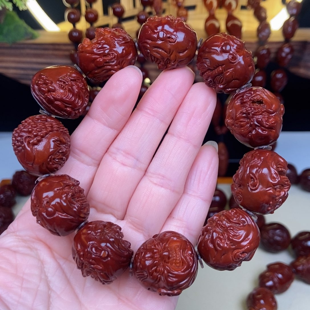 橄榄核吊坠1****，双面恶僧