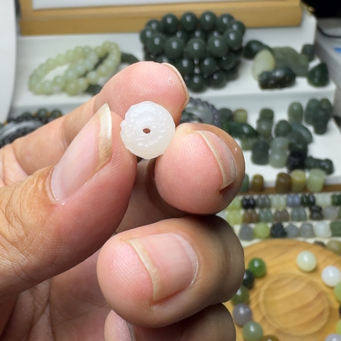 @***秋和田玉未镶嵌珠宝半成品