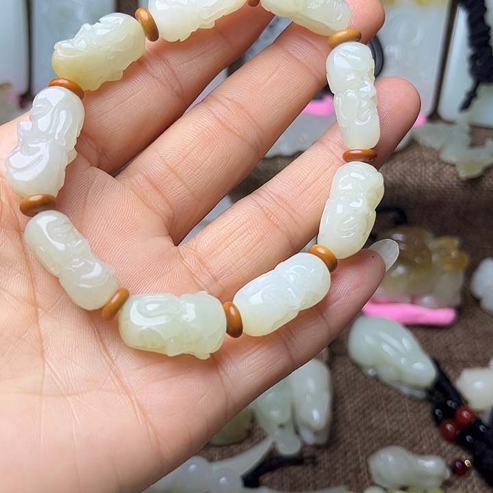 和田玉（糖玉）未镶嵌颈饰