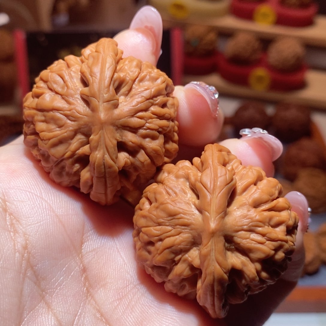 文玩核桃把件40.5莲花