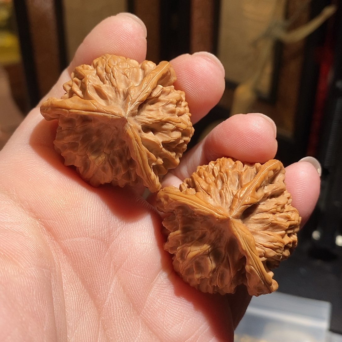 文玩核桃把件41秦闷三棱