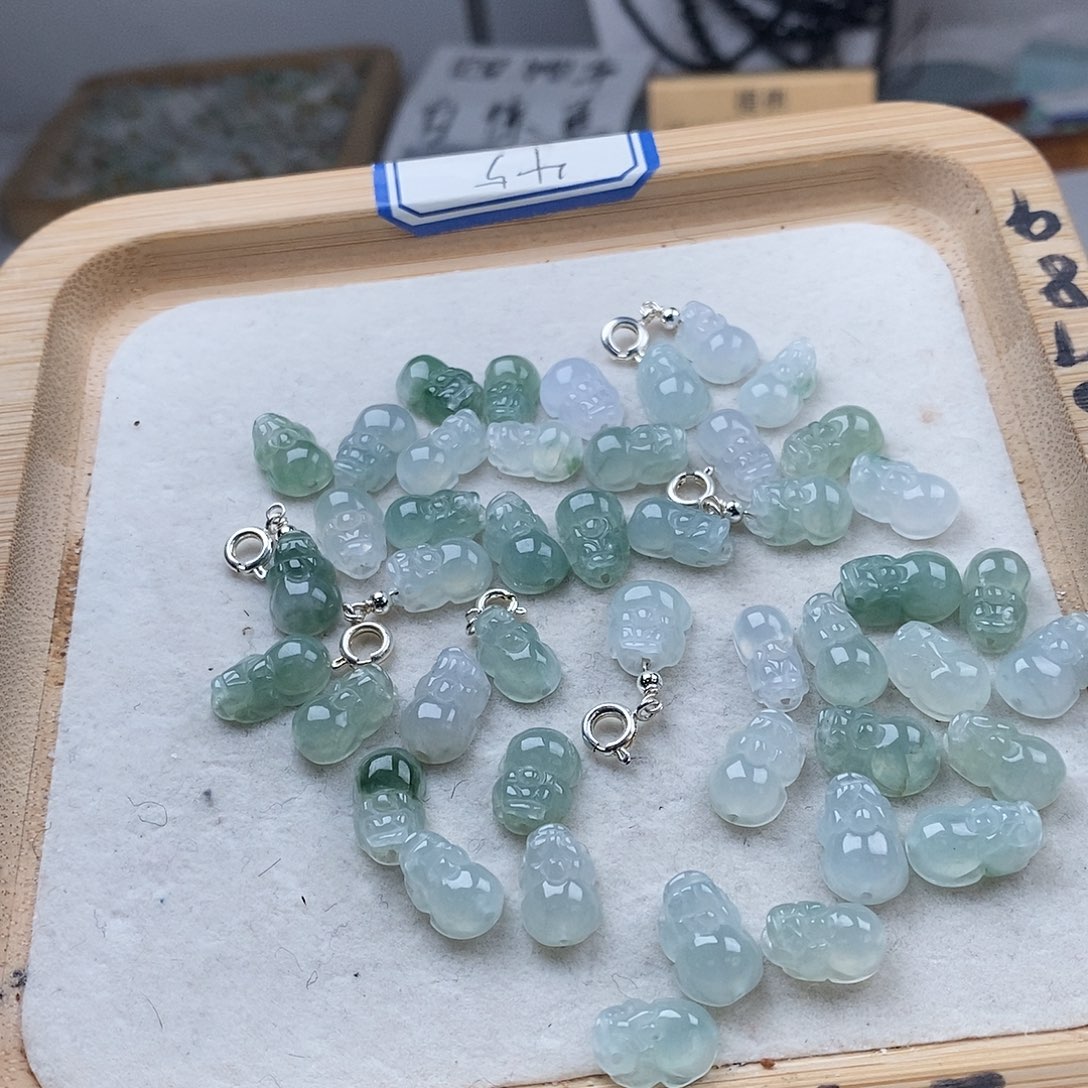 翡翠颈饰未镶嵌皮丘45一个