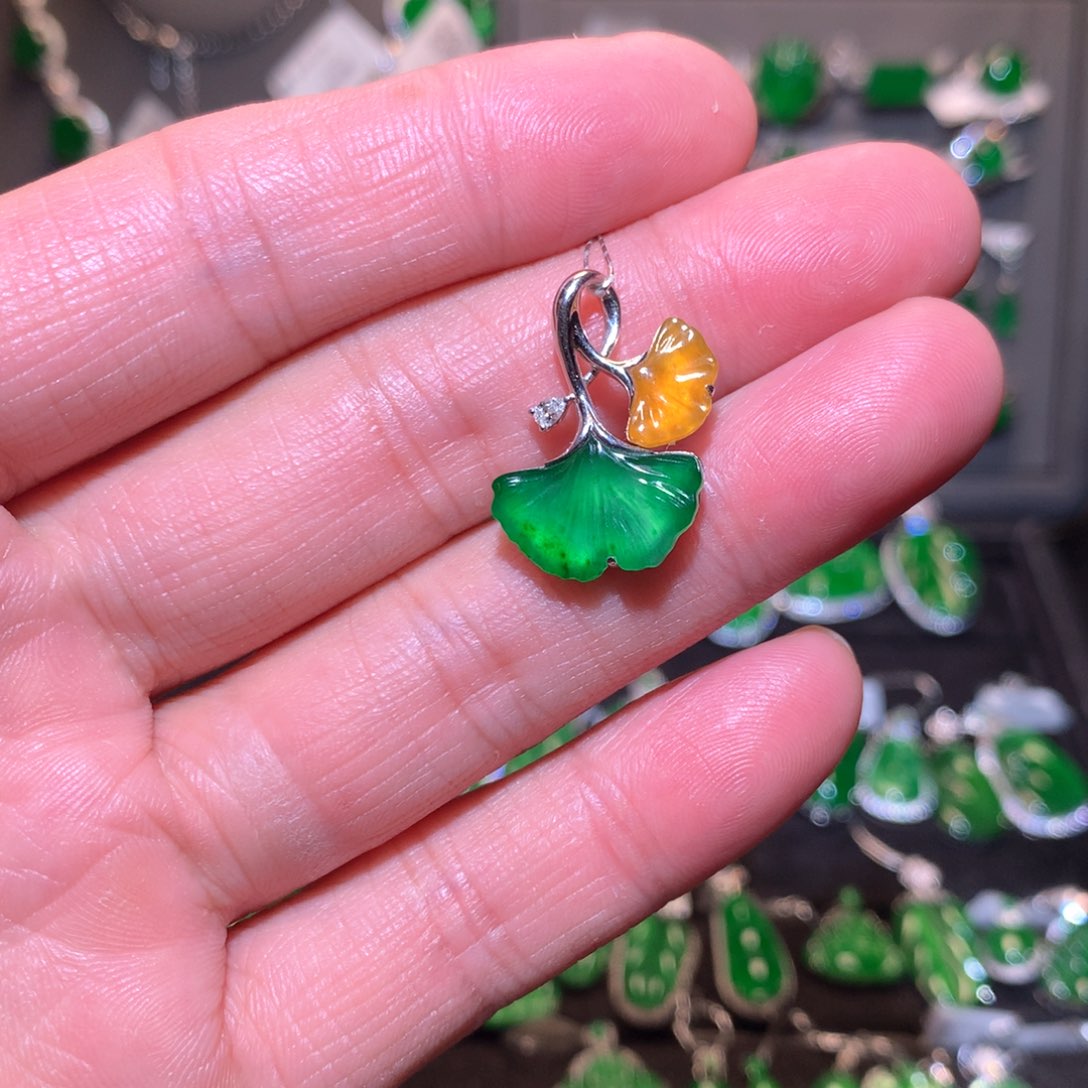 翡翠吊坠(不含链)18K金镶嵌天然翡翠