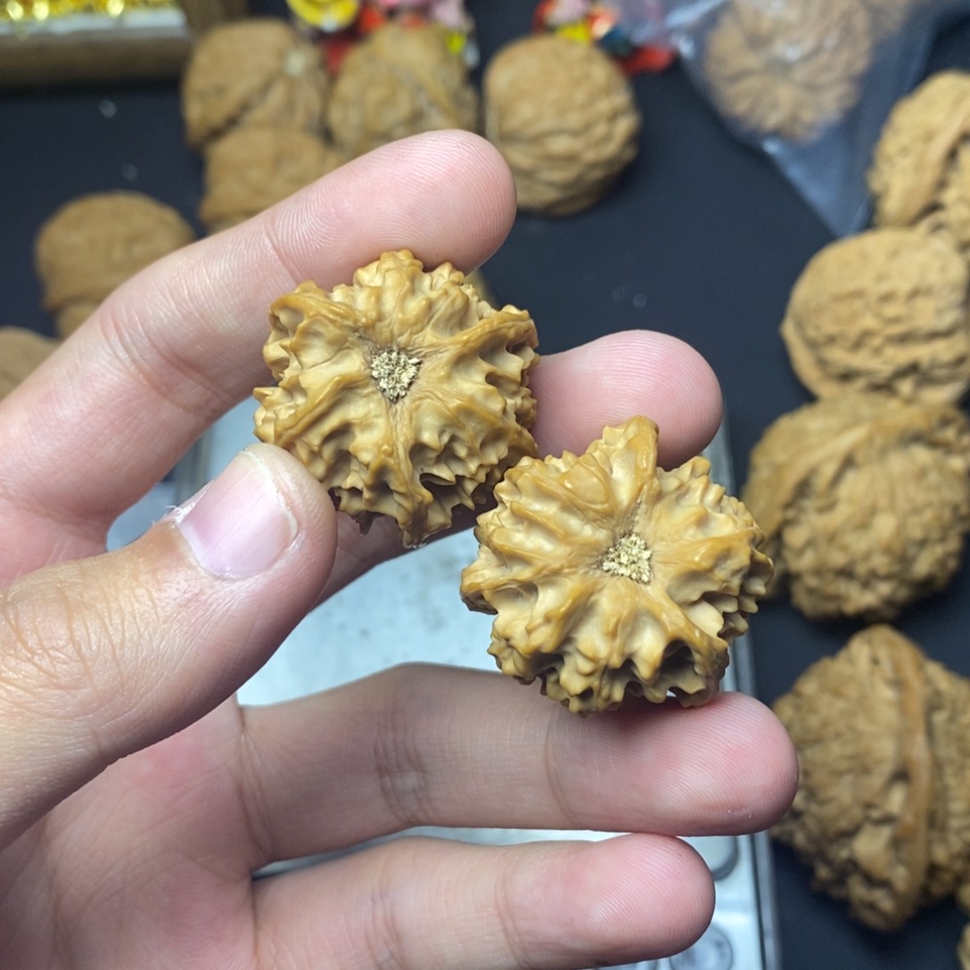 吊坠文玩核桃张*哥三棱