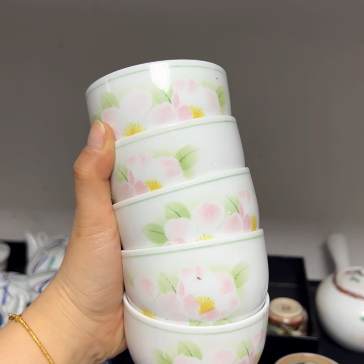 盖碗瓷器直播放漏中