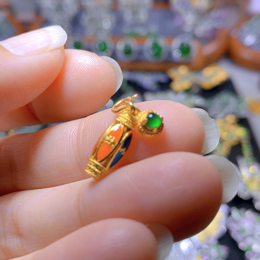 翡翠颈饰银S925镶嵌天然翡翠