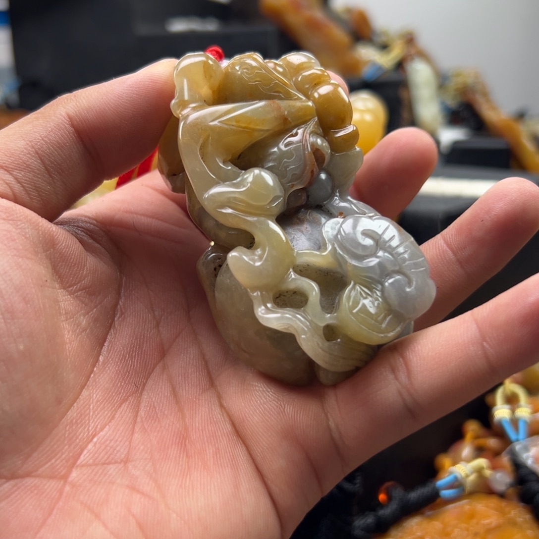 石英质玉（黄龙玉）未镶嵌hly