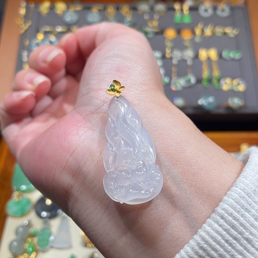 翡翠颈饰18K金镶嵌冰九尾狐