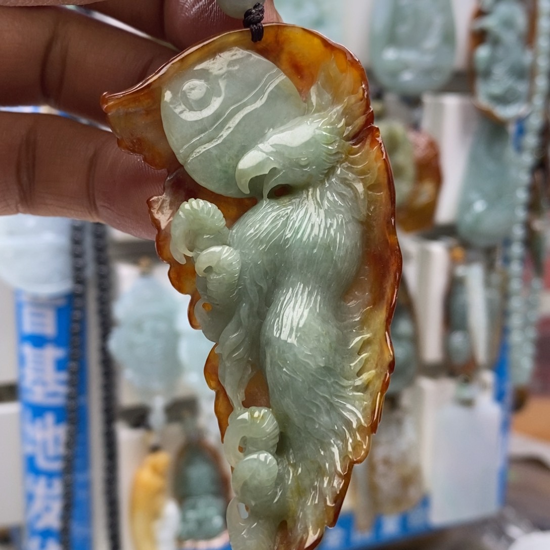 翡翠颈饰未镶嵌鹰