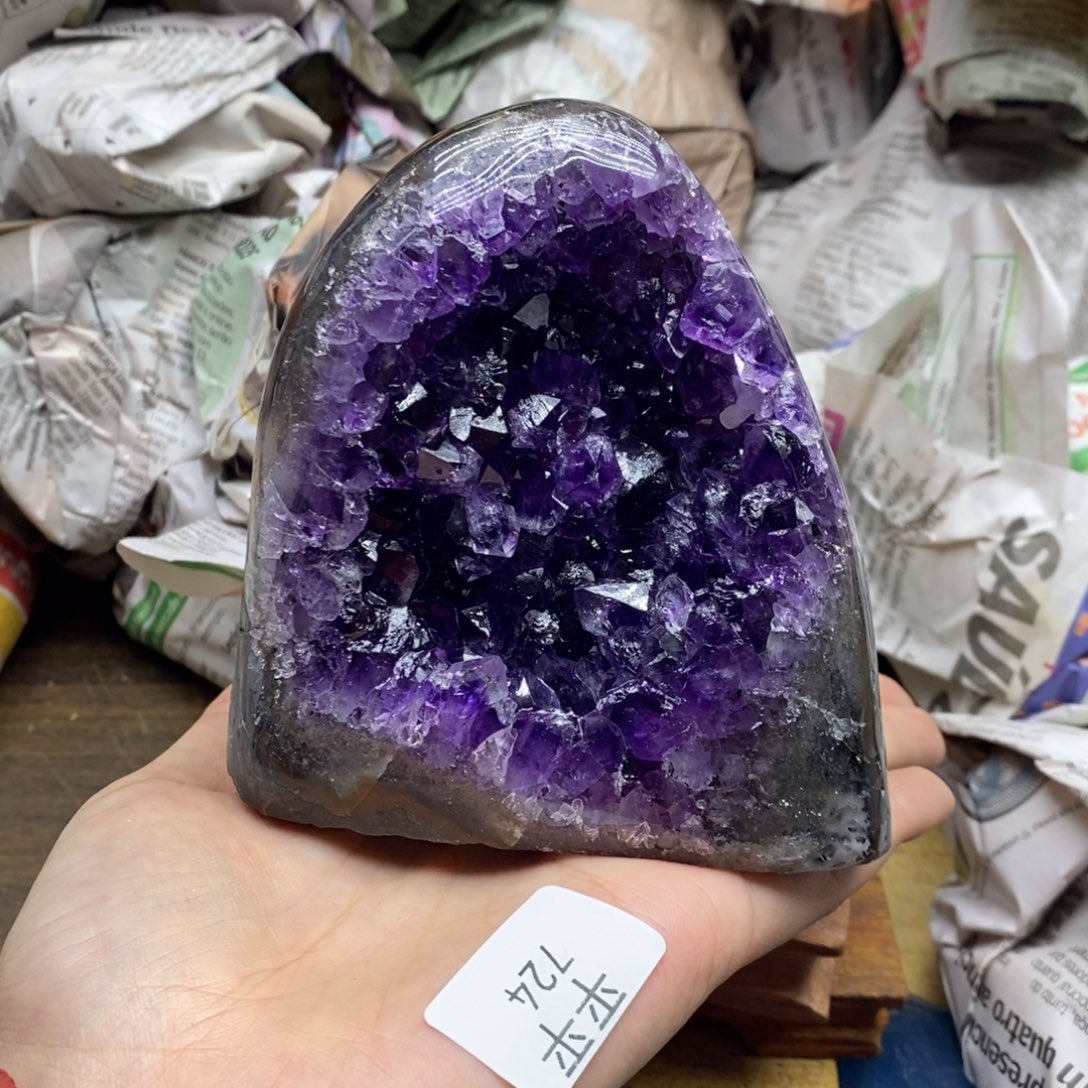 紫晶乌拉圭未镶嵌