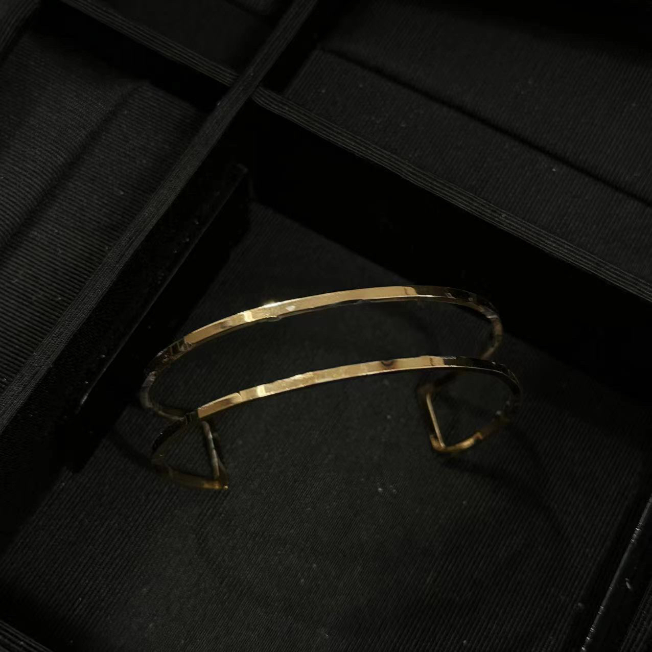 钛钢手镯 字母时尚手镯-90267