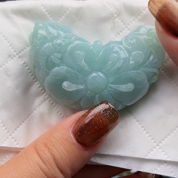 翡翠未镶嵌颈饰挂件