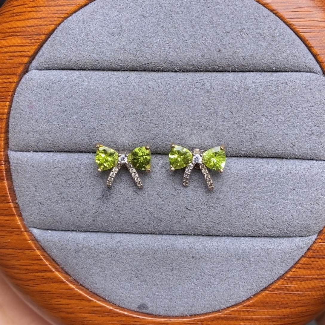 橄榄石耳饰银S925镶嵌