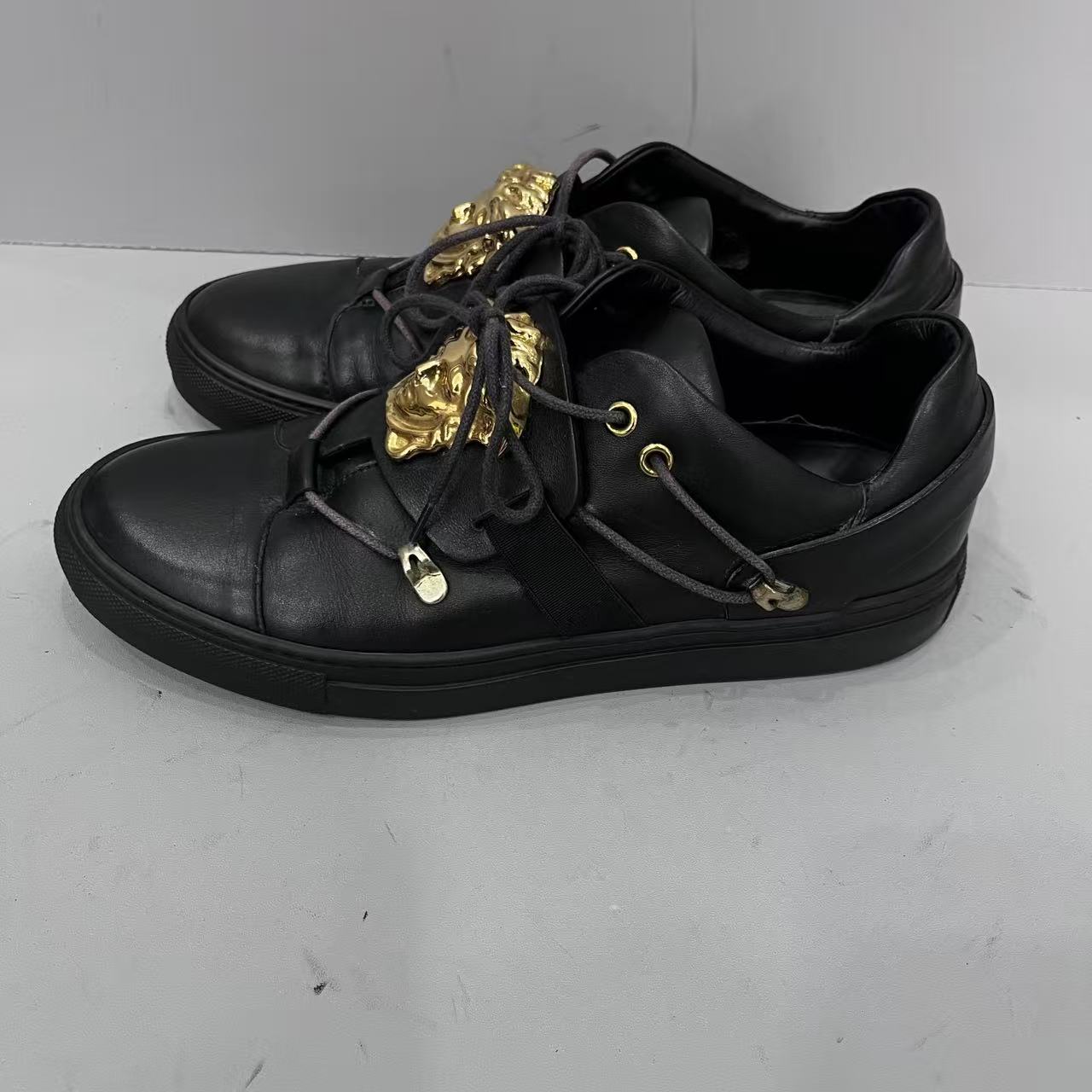 95新 VERSACE/范思哲 40码 260 低帮 休闲鞋