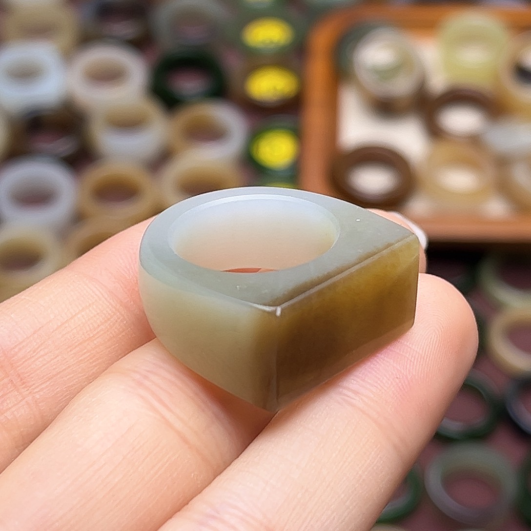 和田玉未镶嵌戒指17.5且末蓝糖