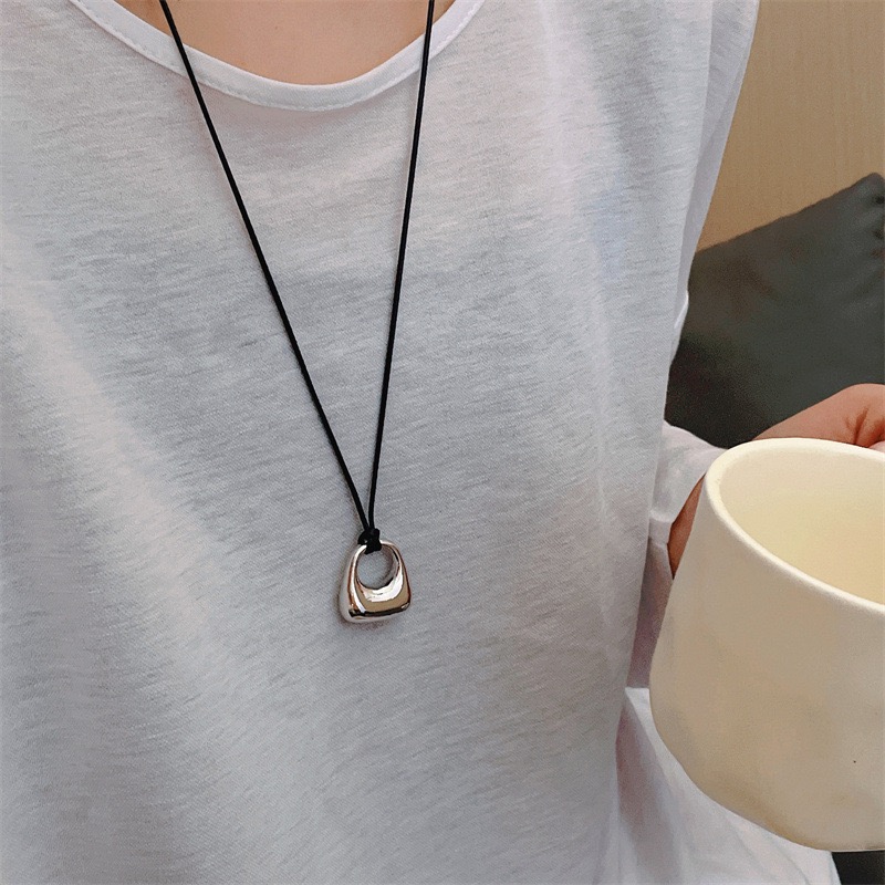 铜皮质项链 韩式锁包吊坠项链女小众简约高级感百搭可调节毛衣链