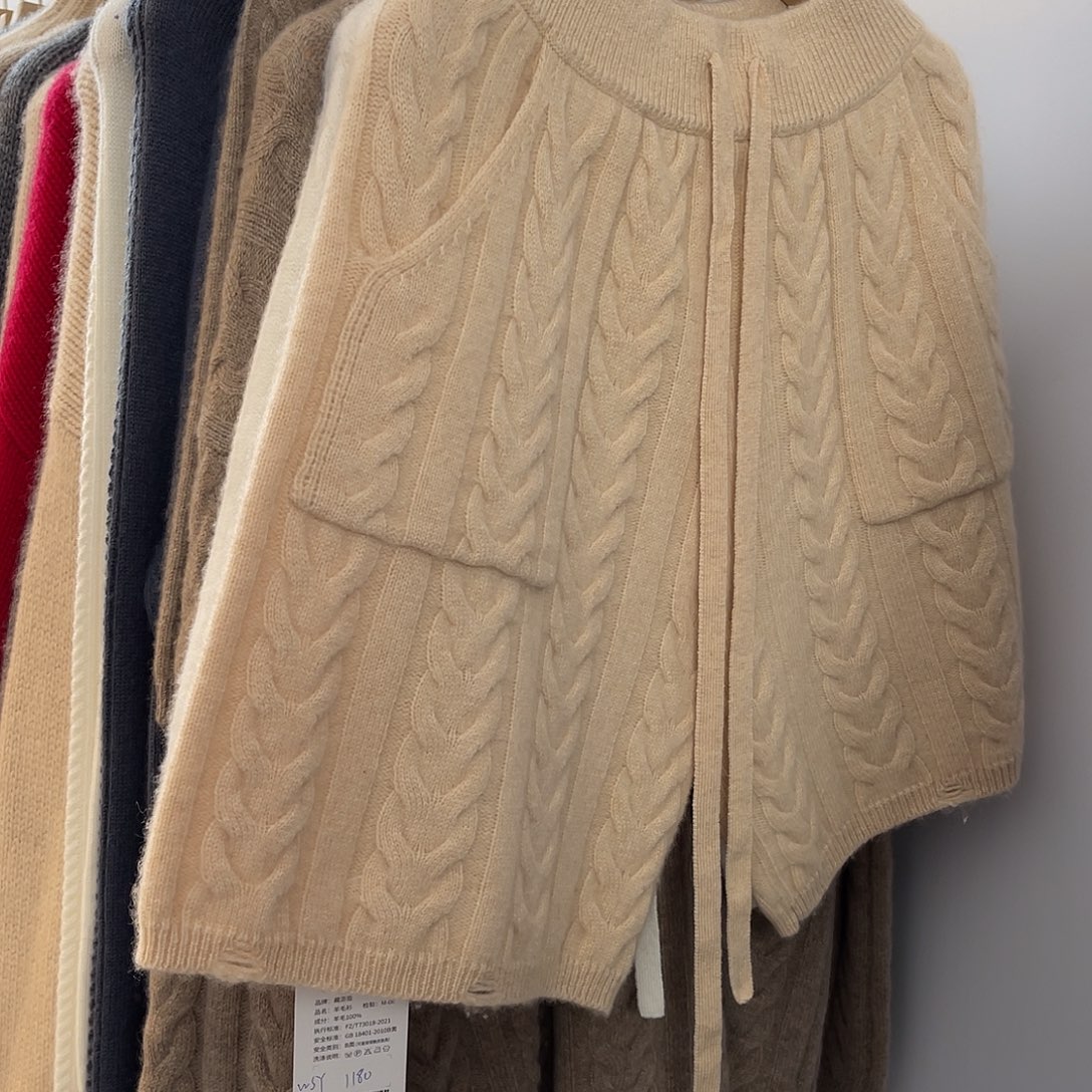 短裤套装 一个上衣 一个短裤