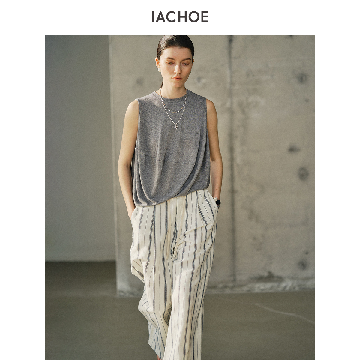 IACHOE【达人专属】垂感百褶无袖背心3621501006