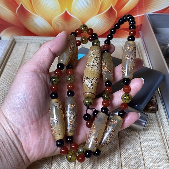 玛瑙/玉髓颈饰未镶嵌