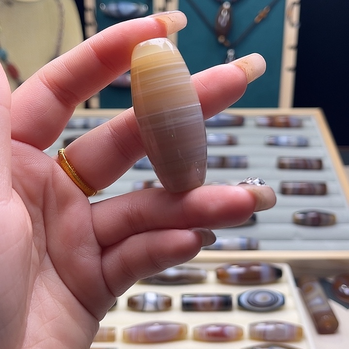 玛瑙/玉髓未镶嵌吊坠(赠链)