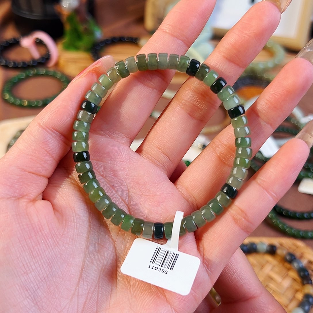 和田玉未镶嵌手串