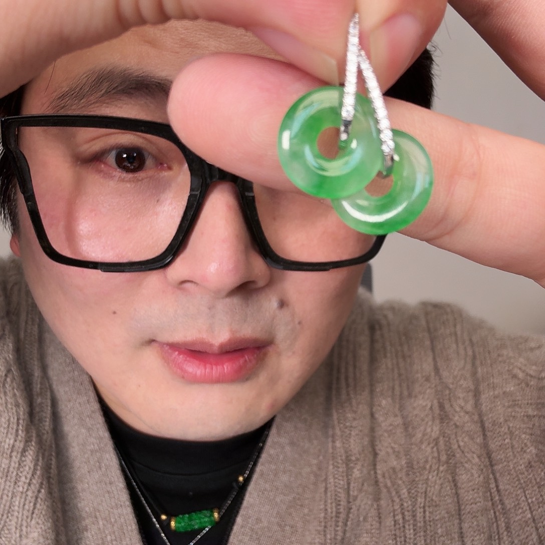 爱***O翡翠18K金镶嵌颈饰一对