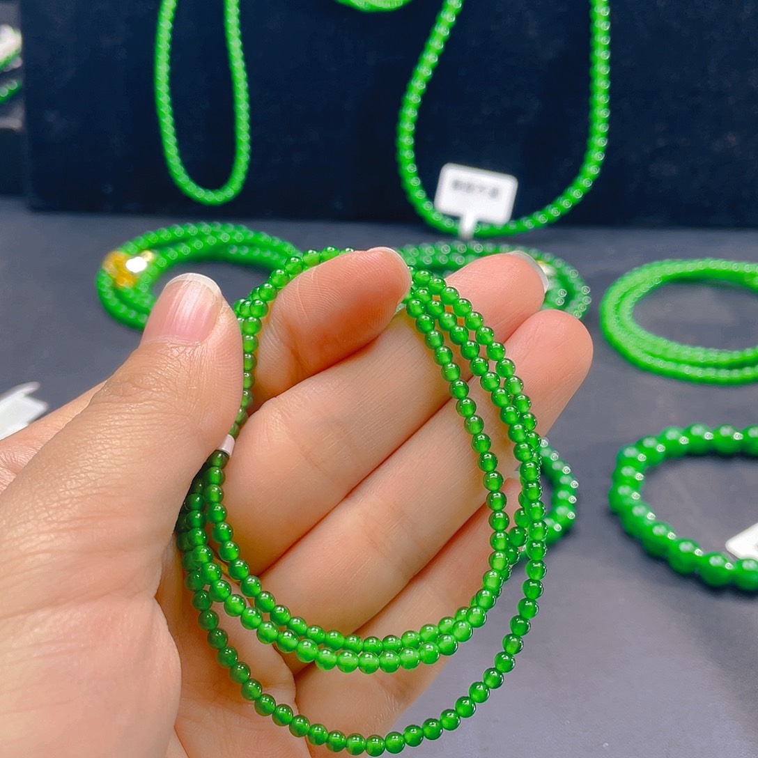 翡翠未镶嵌颈饰卡3