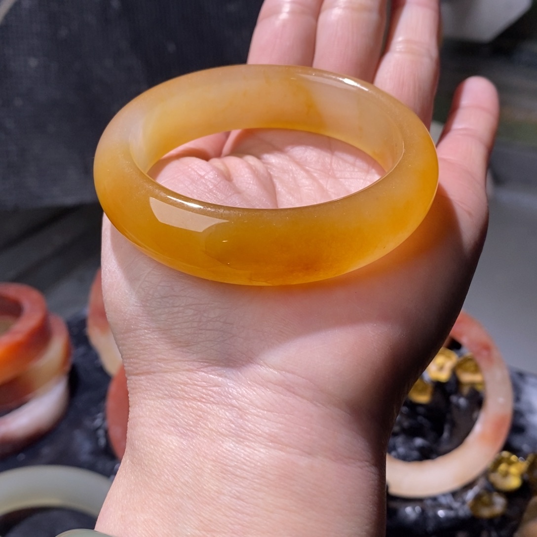 石英质玉未镶嵌手镯