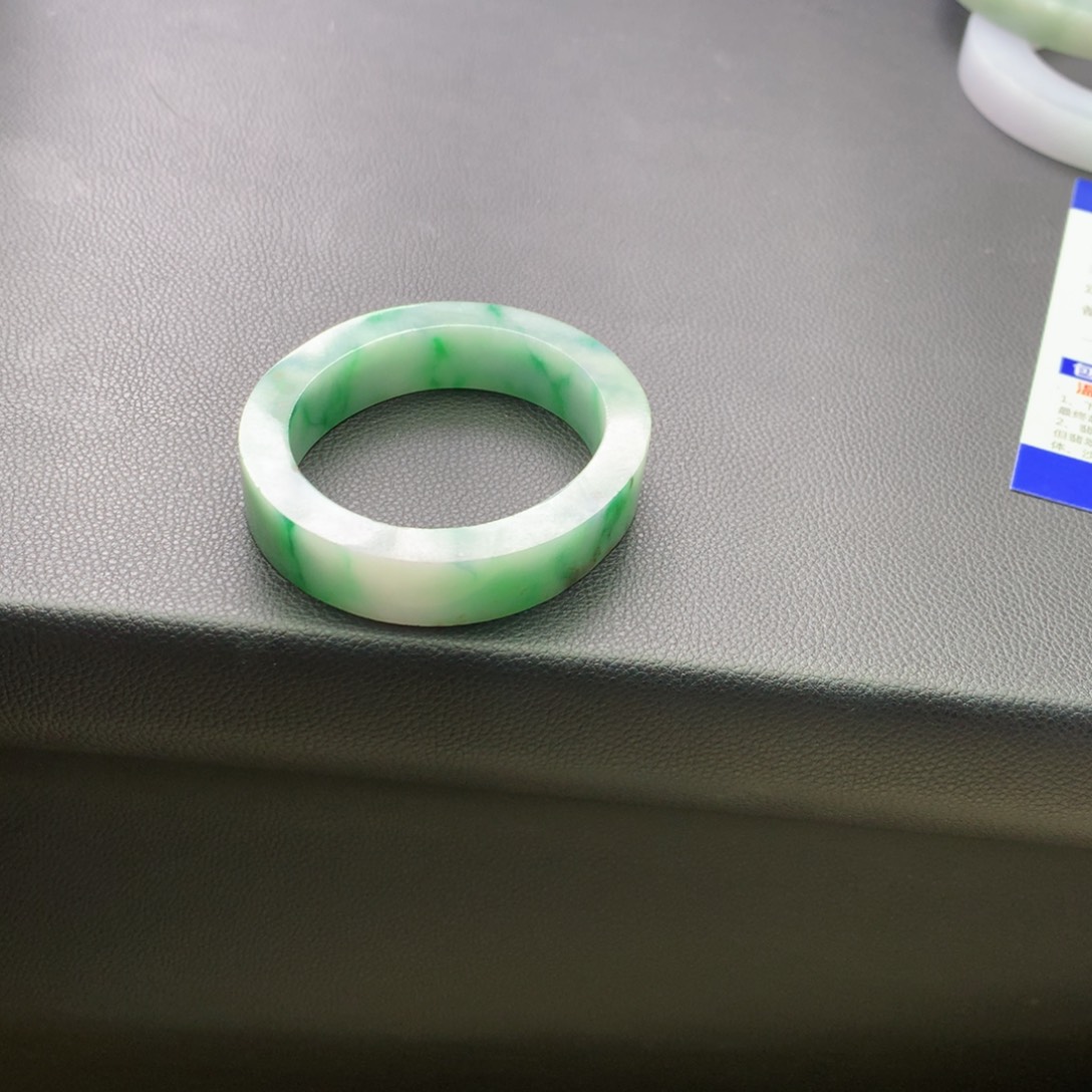 定制翡翠手镯未镶嵌李*莲