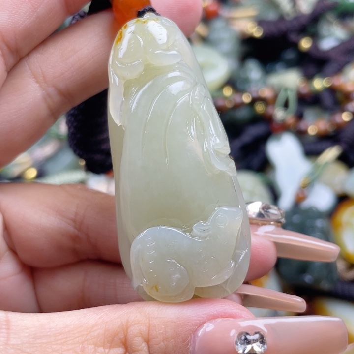 和田玉颈饰未镶嵌