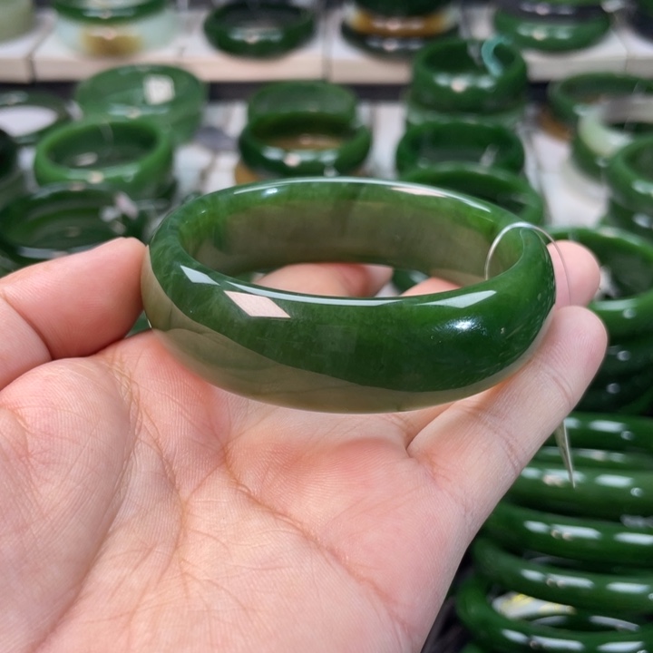 和田玉（碧玉）手镯未镶嵌