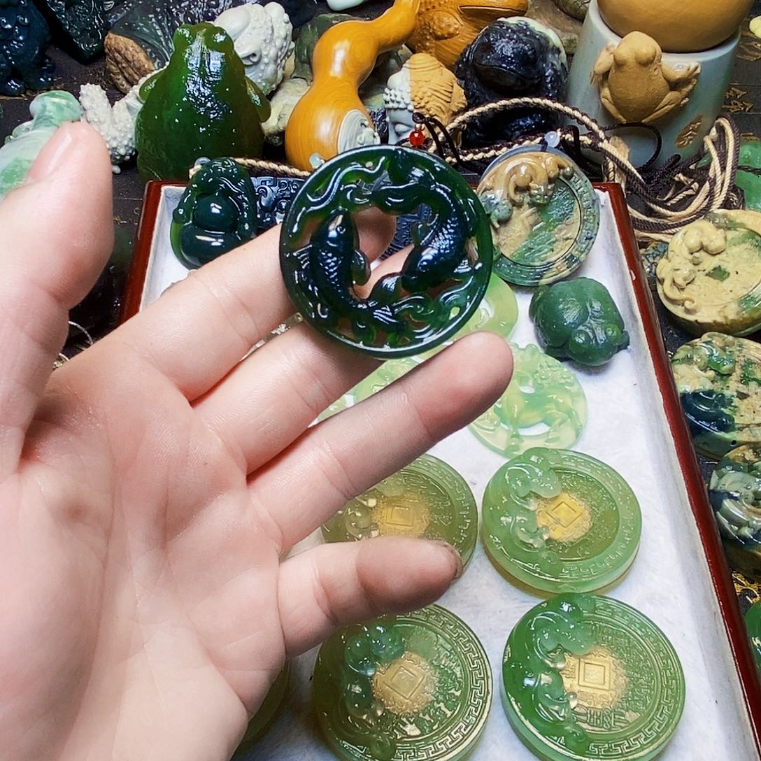 北***¹蛇纹石玉未镶嵌颈饰