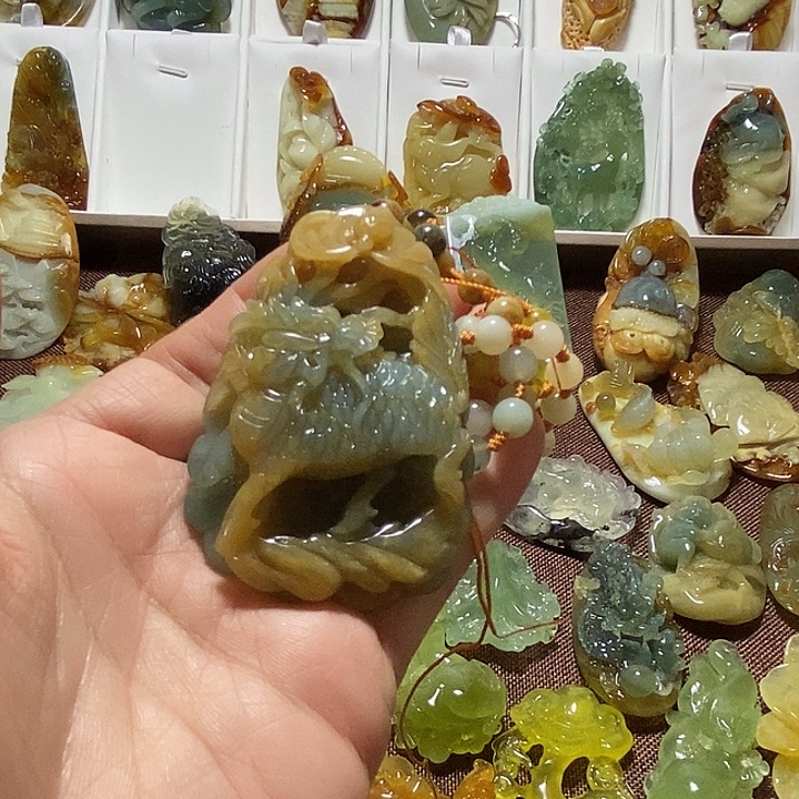 蛇纹石玉合金颈饰