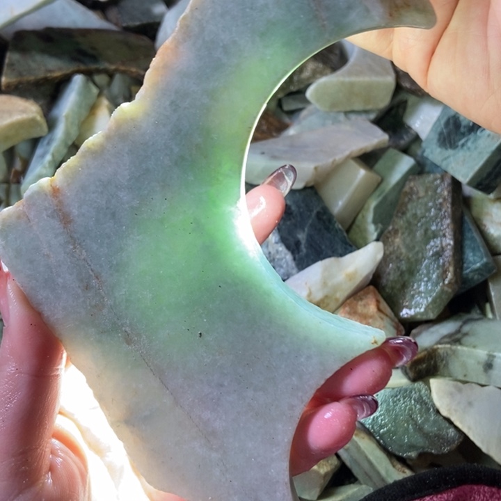 翡翠颈饰未镶嵌天然翡翠