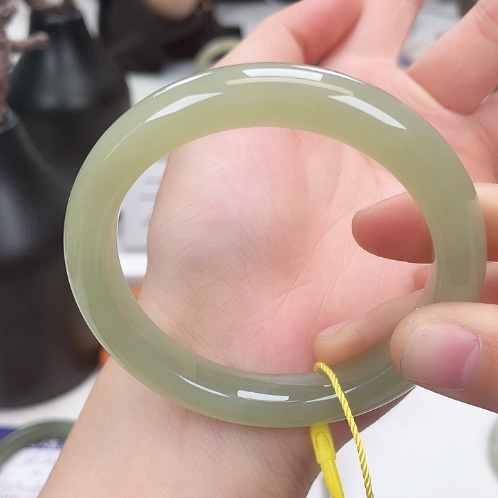 和田玉手镯57未镶嵌