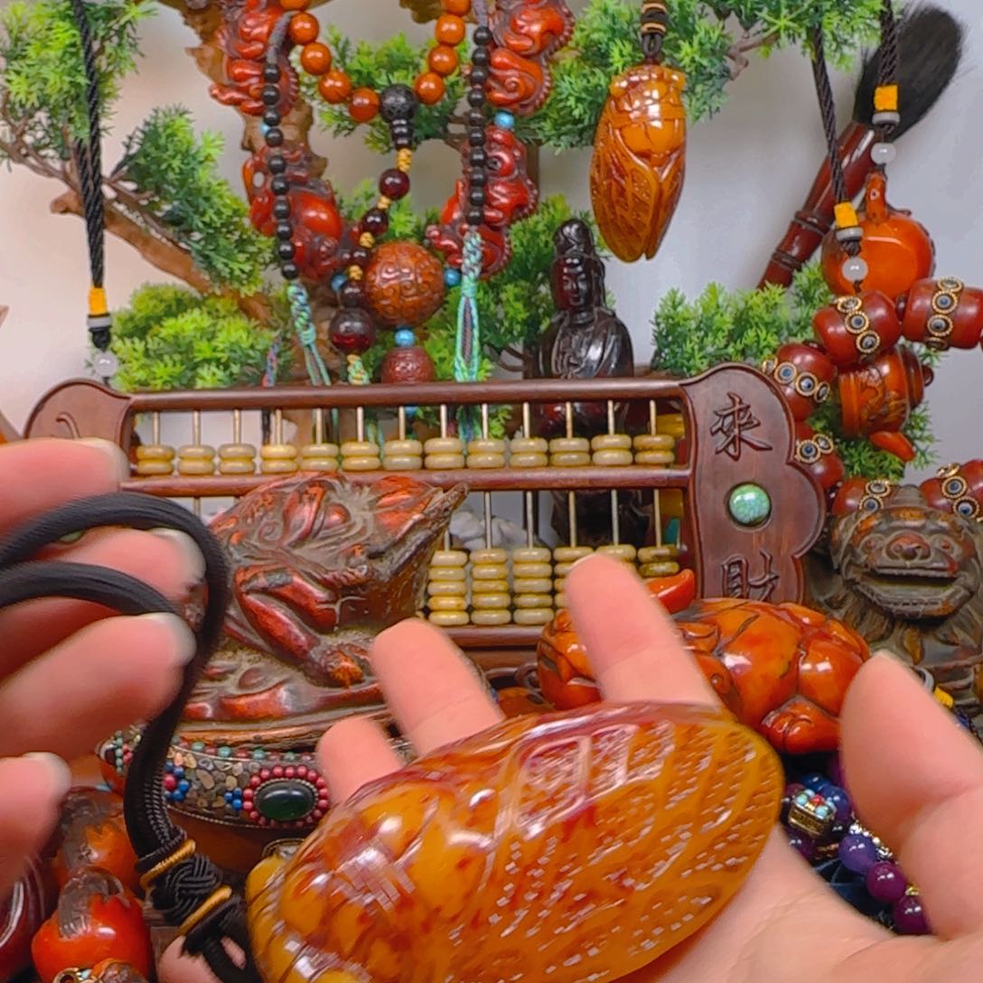 琥珀裸石未镶嵌手把