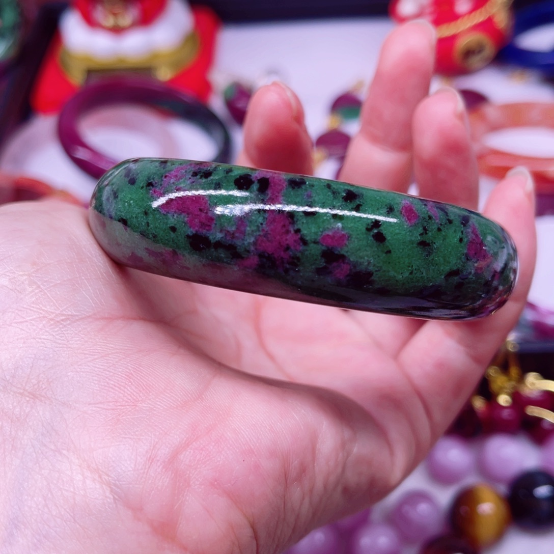 红宝石未镶嵌手镯