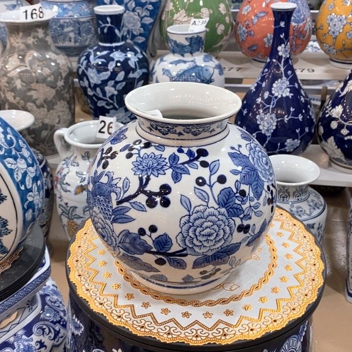 【闪购商品】摆件陶瓷花瓶高20摆件
