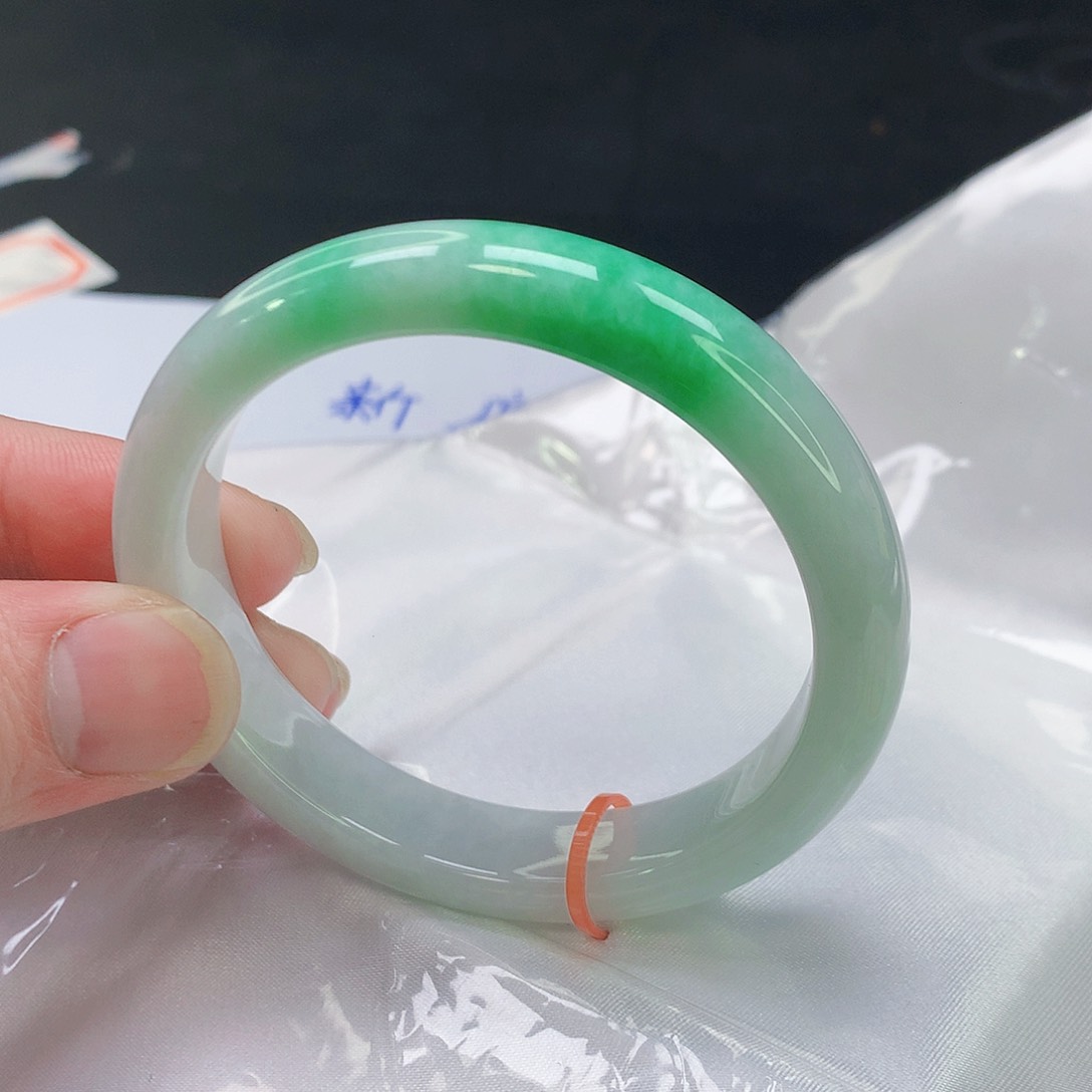 翡翠手镯未镶嵌129缅甸天然翡翠A货