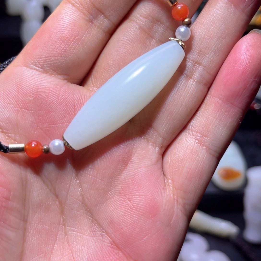 和田玉未镶嵌颈饰易*霄