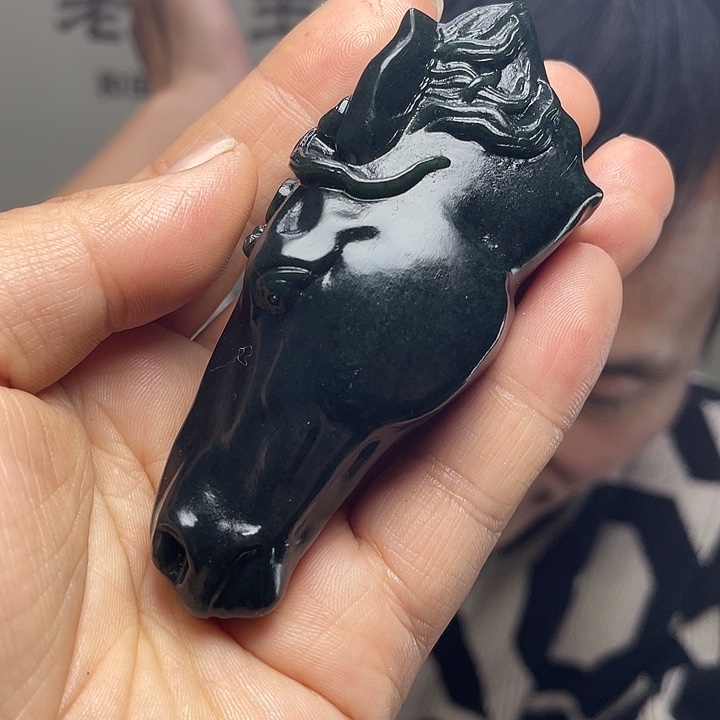 和田玉未镶嵌把件