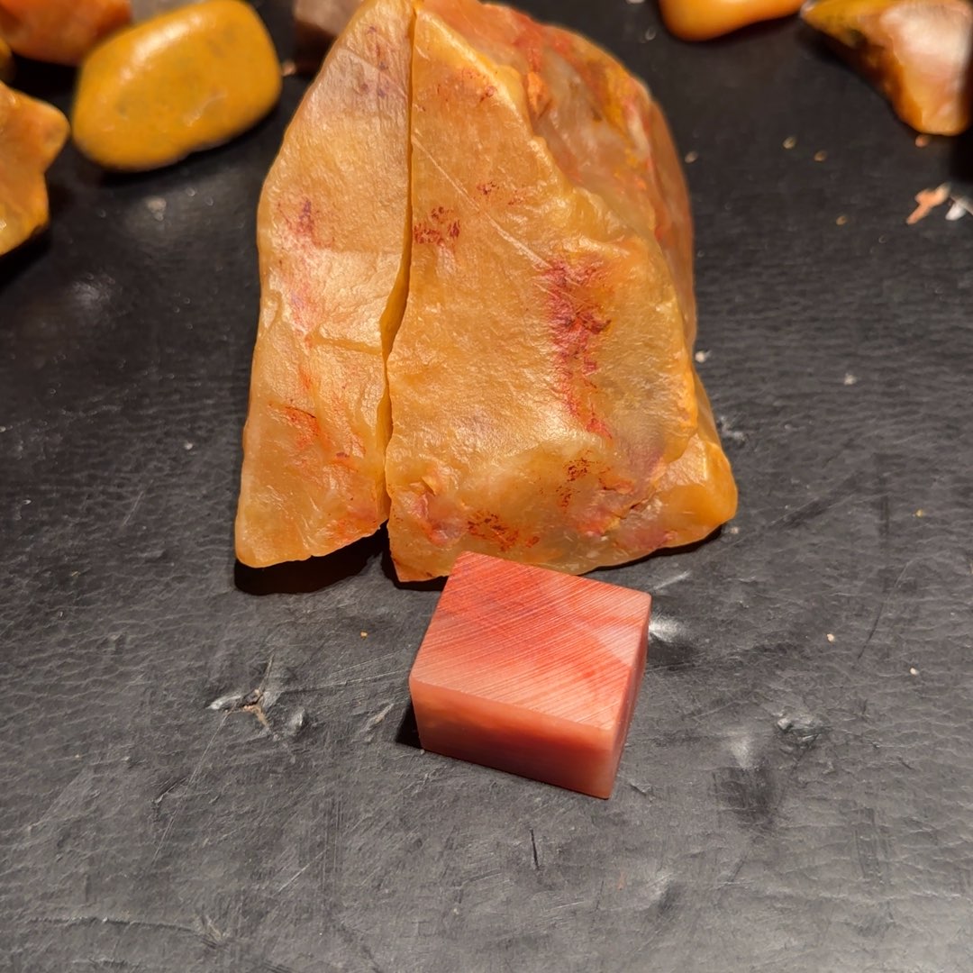 顽***主老挝石老挝，金丝田黄，