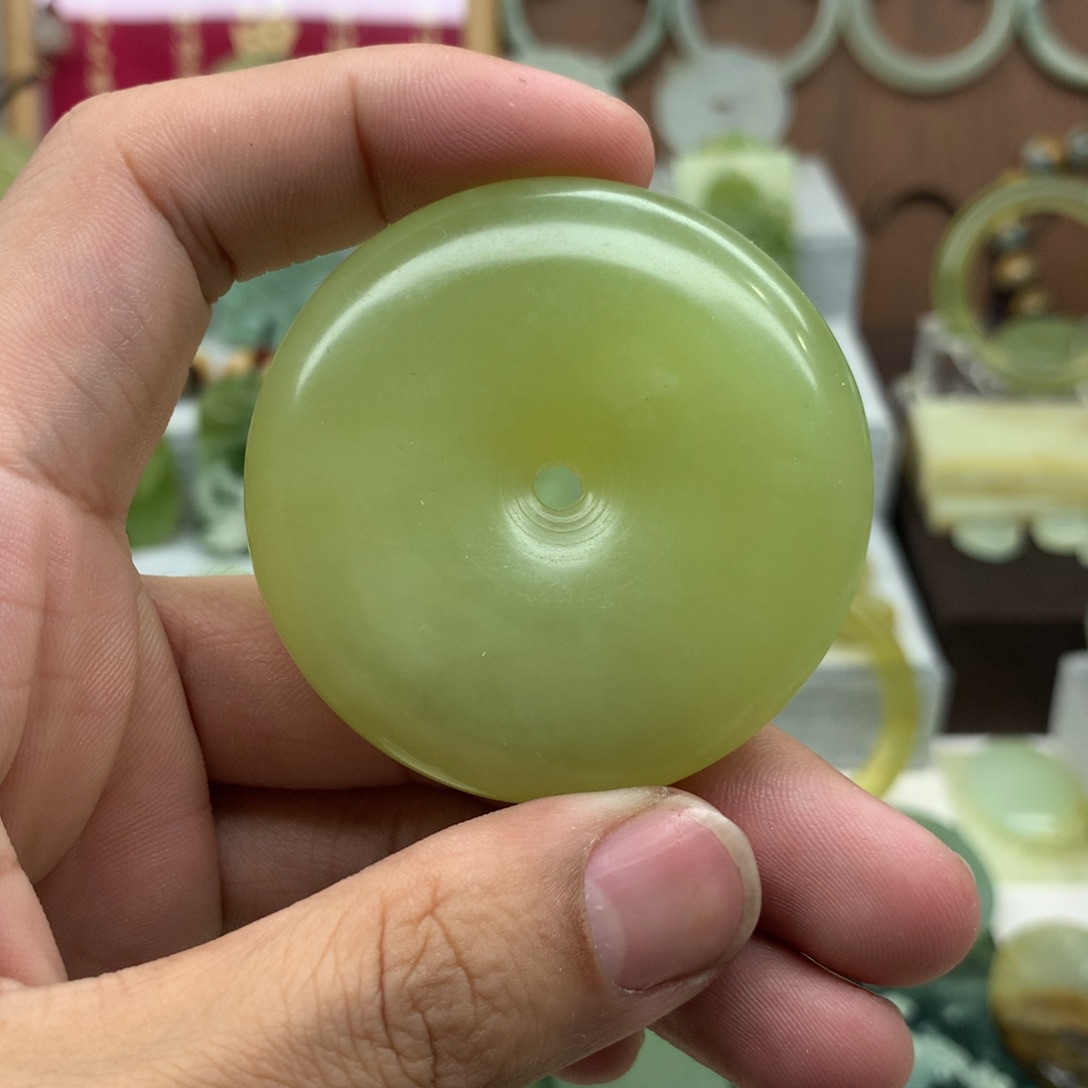 岫玉未镶嵌吊坠(不含链)
