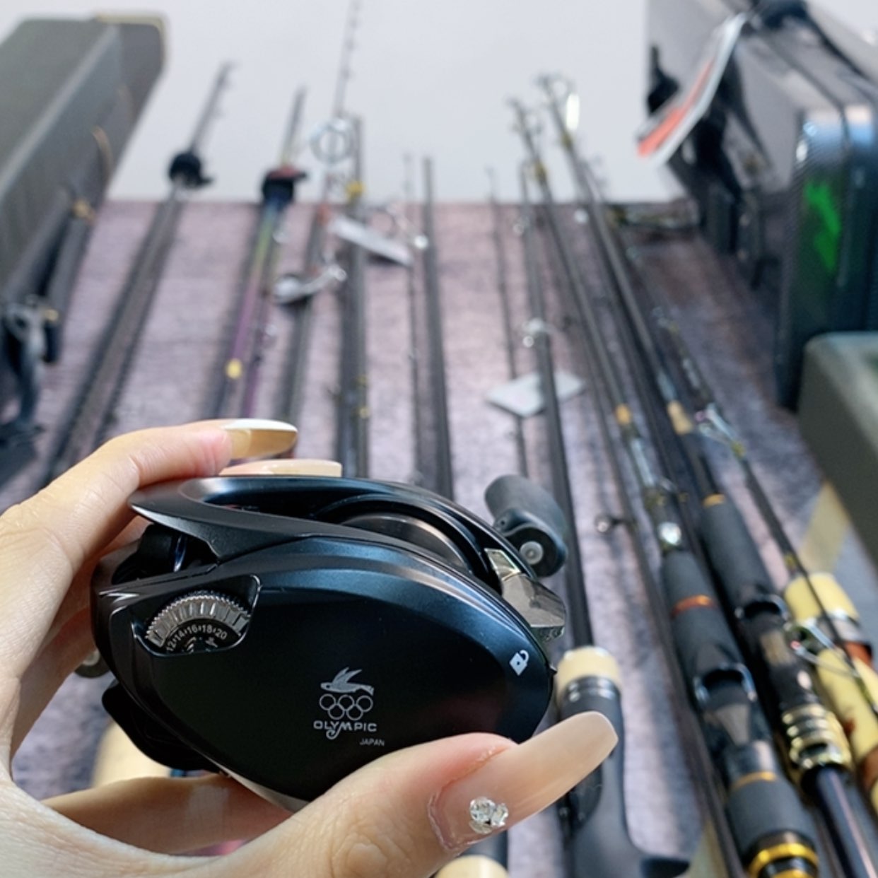 【闪购商品】拉****件水滴轮