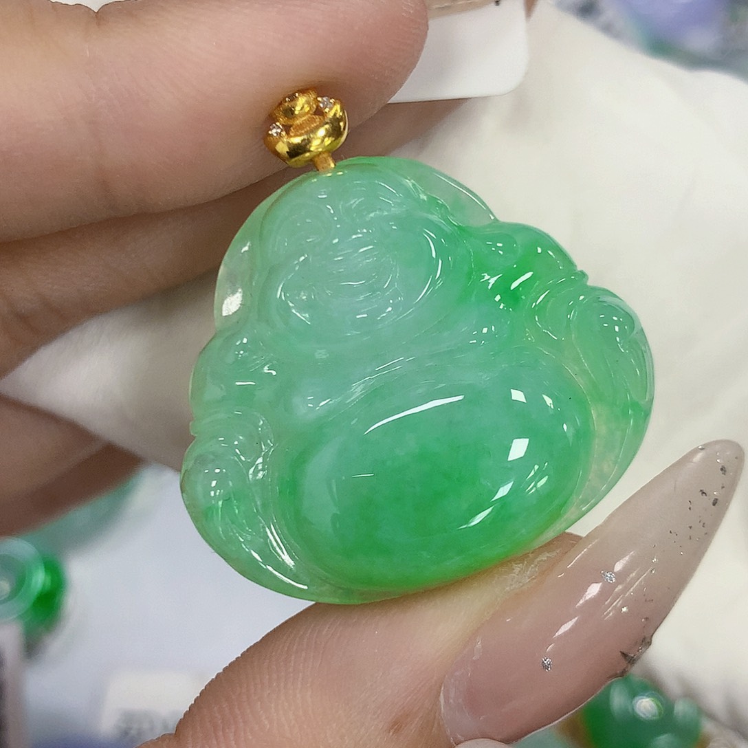 颈饰18K金镶嵌翡翠