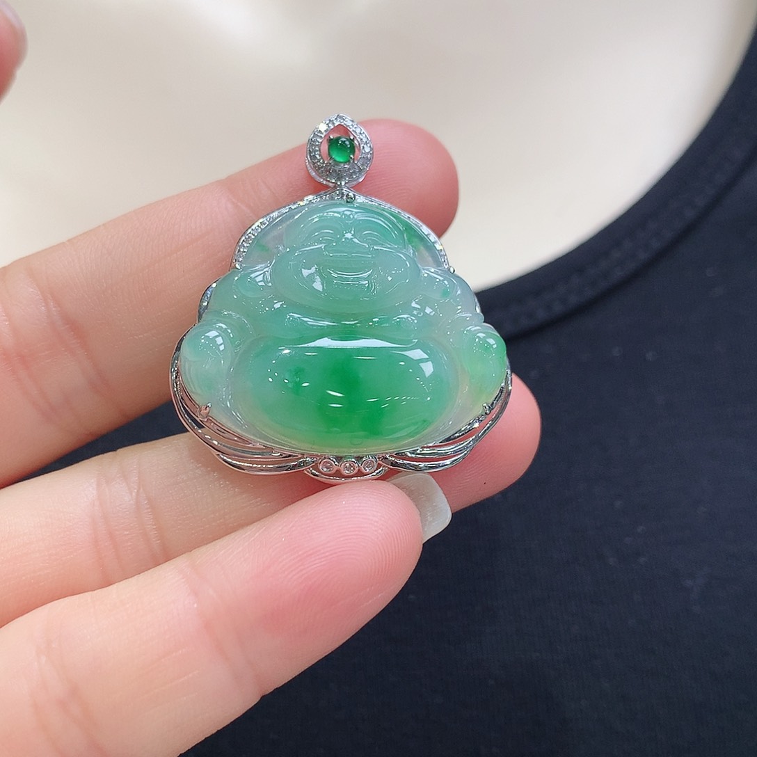 翡翠颈饰18K金镶嵌佛公